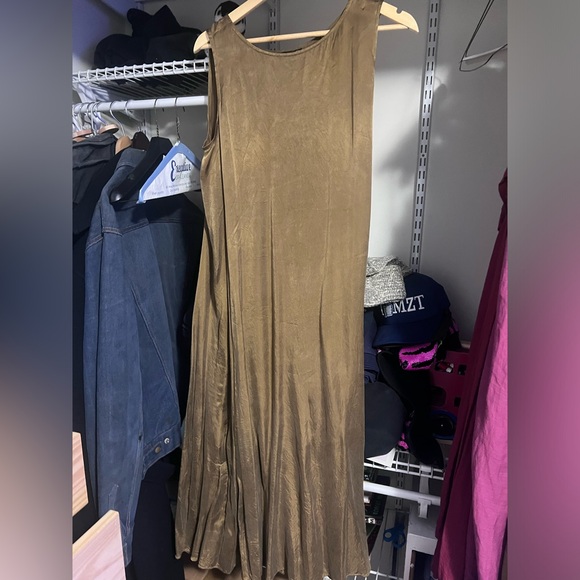 Eileen Fisher Sandwashed Shaped Dress - Picture 10 of 10